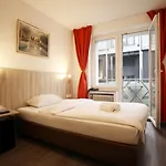 Paris Hotel
