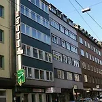 Paris Hotel